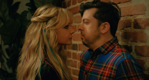 Carey Mulligan (left) stars as "Cassandra" and Christopher Mintz-Plasse (right) stars as "Neil“ in director Emerald Fennell’s PROMISING YOUNG WOMAN, a Focus Features release.   Credit: Courtesy of Focus Features